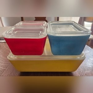 Vintage Pyrex primary refrigerator set